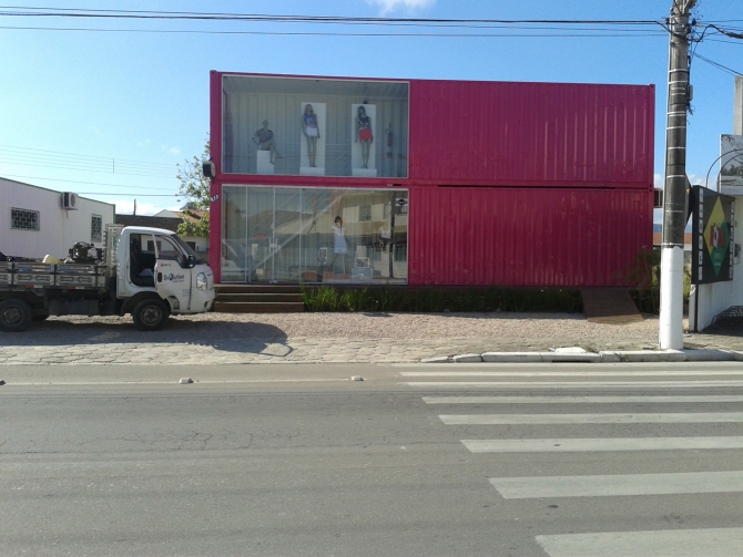 Loja Container em Dois Andares